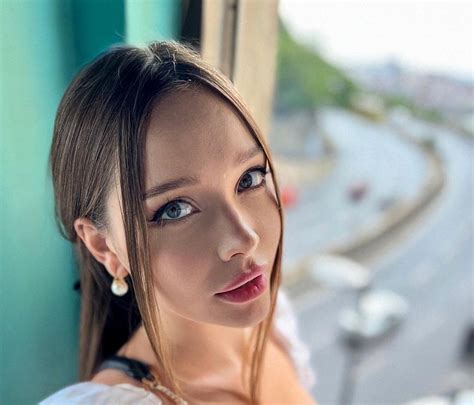 Kate Kuray A Russian Insta Model and Famous Onlyfans.